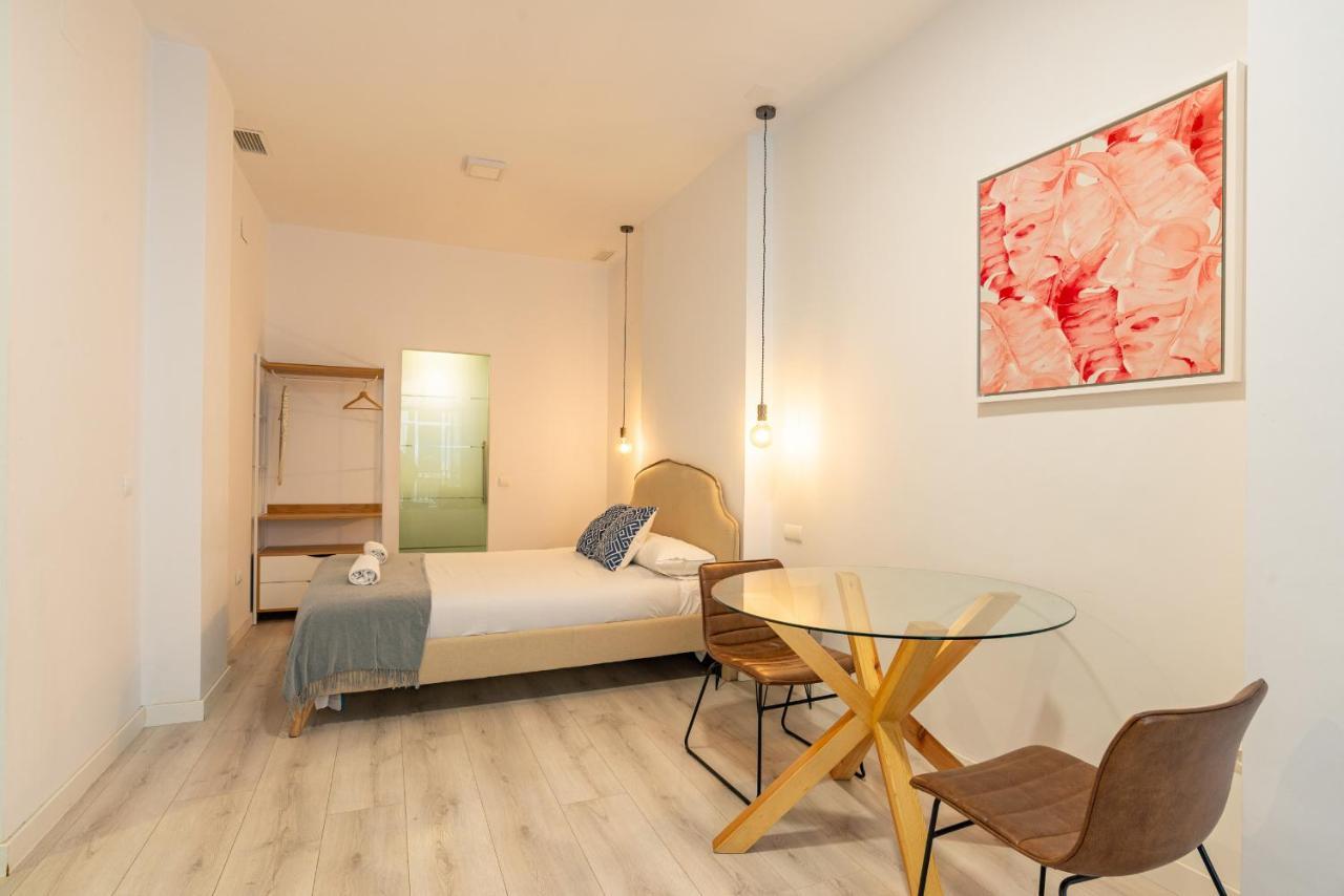 Urbe10 Plaza De La Constucion Premium Loft Apartment Malaga Luaran gambar