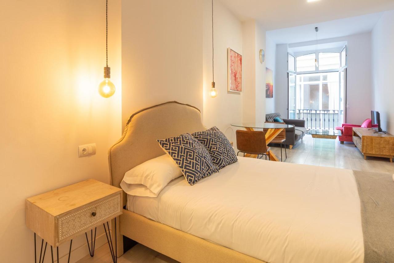 Urbe10 Plaza De La Constucion Premium Loft Apartment Malaga Luaran gambar