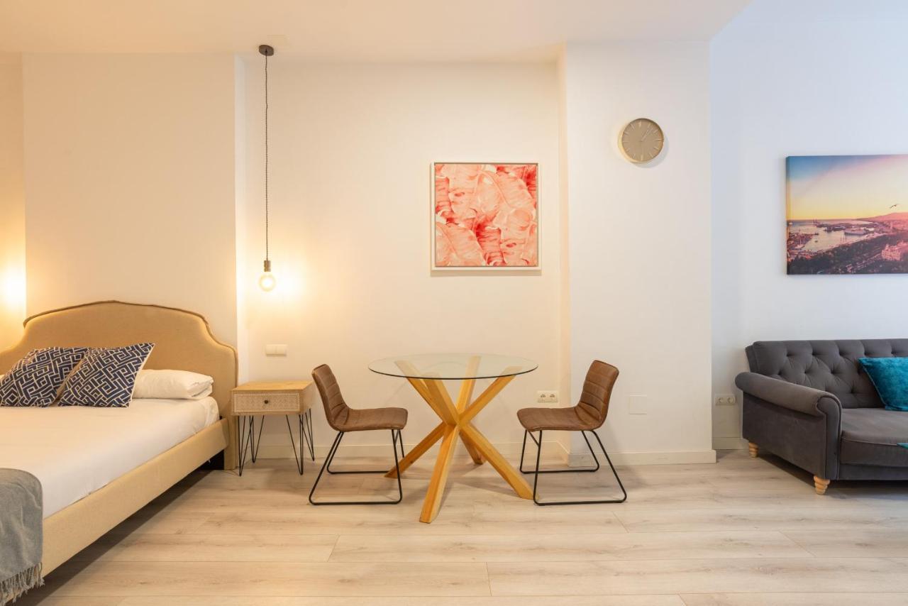 Urbe10 Plaza De La Constucion Premium Loft Apartment Malaga Luaran gambar