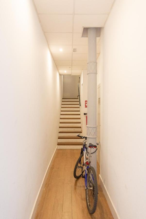 Urbe10 Plaza De La Constucion Premium Loft Apartment Malaga Luaran gambar