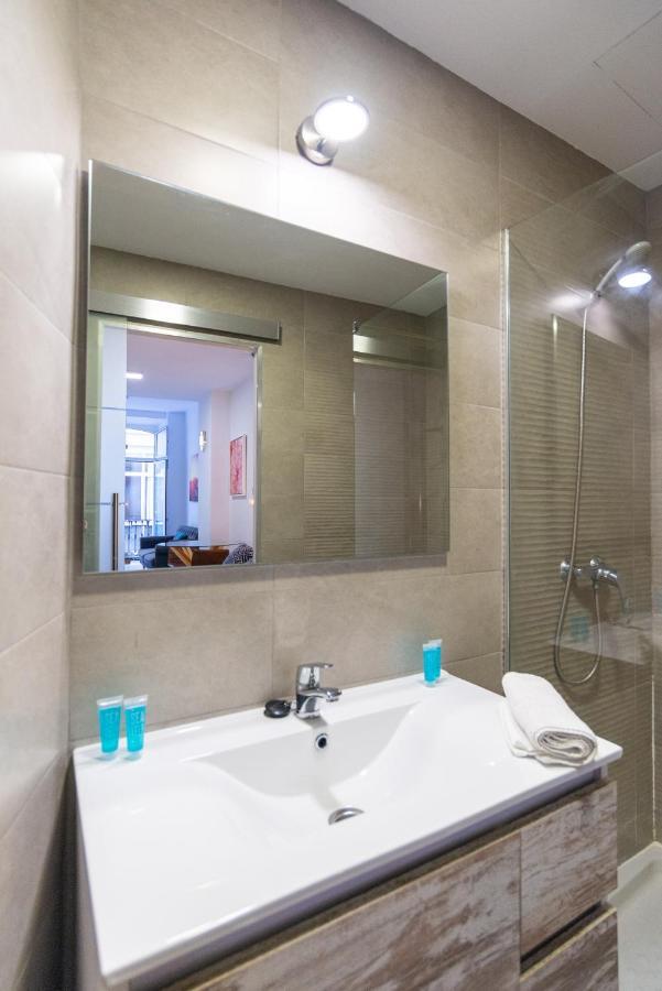 Urbe10 Plaza De La Constucion Premium Loft Apartment Malaga Luaran gambar