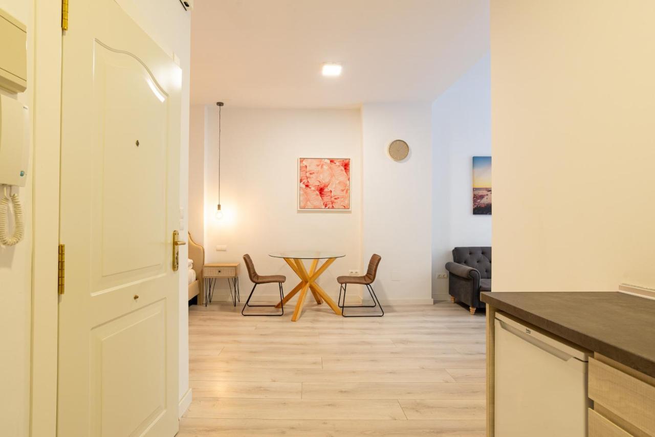 Urbe10 Plaza De La Constucion Premium Loft Apartment Malaga Luaran gambar